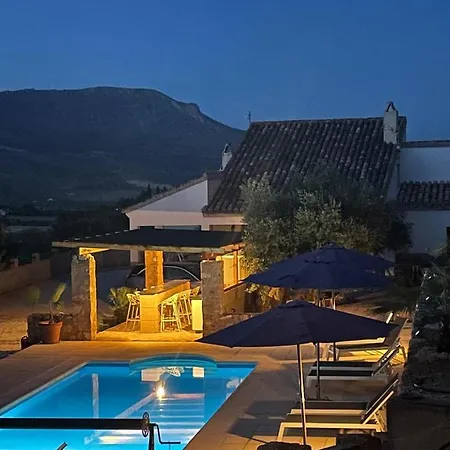 Casas Demi *